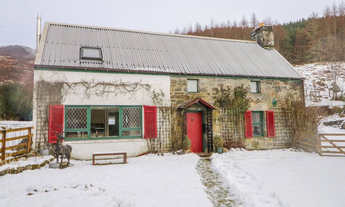 Beauly Cottage | THE OLD MILL, pet friendly, character holiday cottage in Cannich