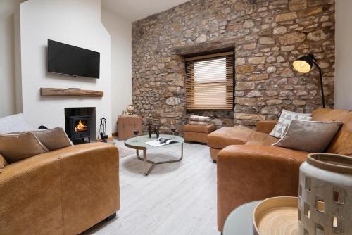 Bolton Le Sands Apartment | The Old Paper-shop, WiFi, Sleeps 4 & Pet Friendly