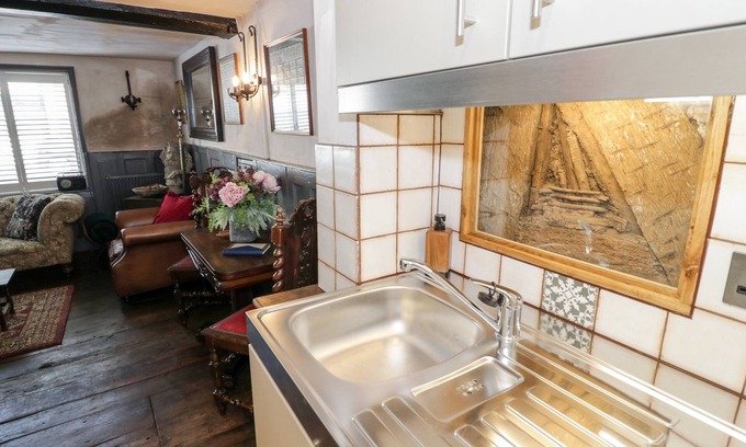 Tewkesbury Cottage | The Old Paper Shop