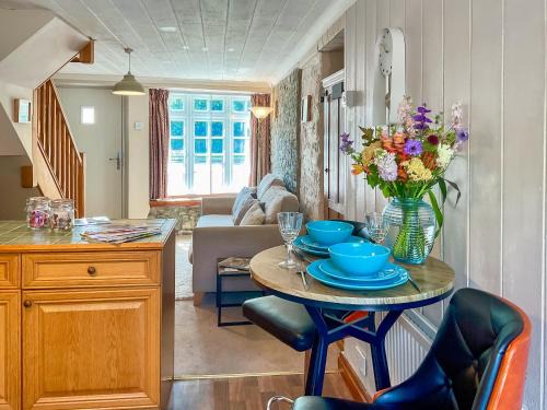 Axbridge House | The Old Post House - Uk50190