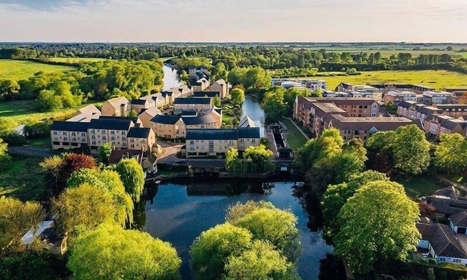 St Neots House | The Old Rose and Crown - St Neots
