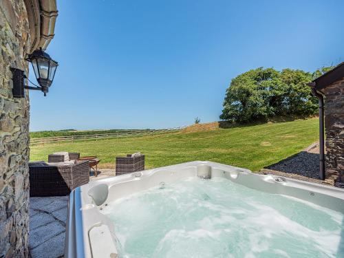Hartland House | The Old Roundhouse