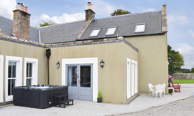 Invergordon Cottage | The Old School House Apartment