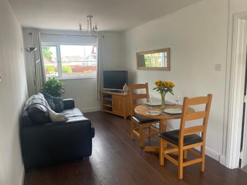 Yelland Apartment | The Old Shop, West Yelland