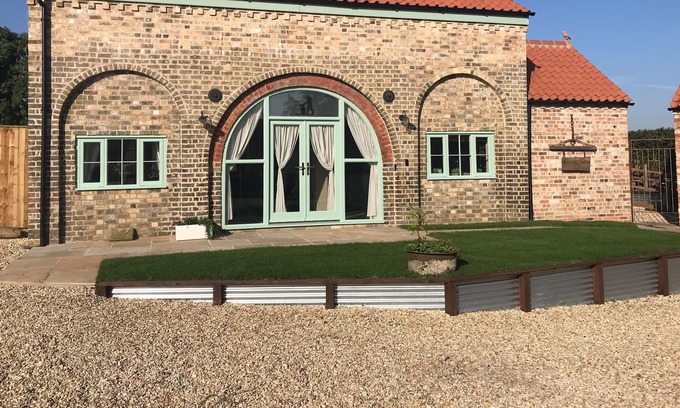 Horncastle Cottage | THE OLD SMITHY, pet friendly, luxury holiday cottage in Horncastle