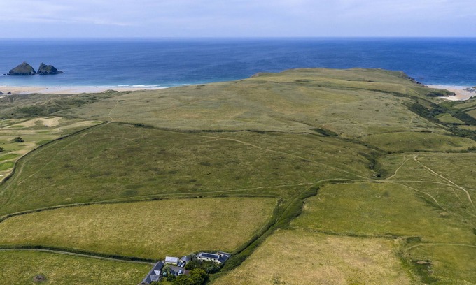 Holywell Cottage | THE OLD STABLE, character holiday cottage in Holywell Bay