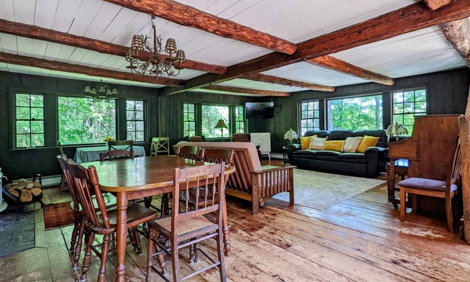 Campton Cottage | The Old Timber - Family Vacation Home with Large Recreation Room