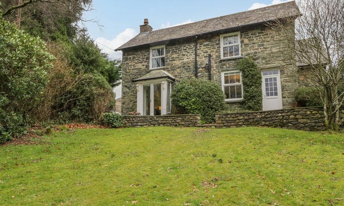 Keswick Cottage | THE OLD VICARAGE, family friendly, with open fire in Keswick
