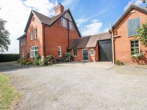 Leominster House | The Old Vicarage