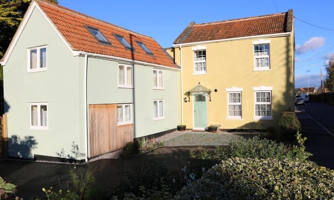 Glastonbury House | The Old Wagon & Horses 19th Century Beer House