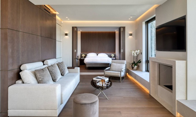 Mets Apartment | The One Acropolis | Deluxe Suite