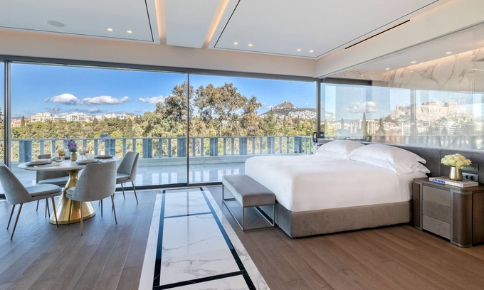 Mets Apartment | The One Acropolis | King Suite with balcony
