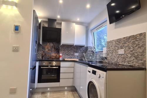 Luton Apartment | THE ONE- luton 1 bed, free parking