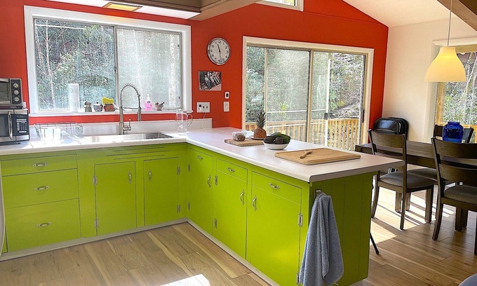 Andrews House | The Orange House, Your Creekside Mountain Getaway!