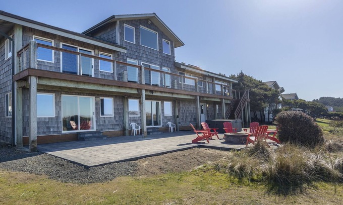 Waldport House | The Oregon Beach House, Sleeps 12, Hot Tub, Theater Room, WiFi, Oceanfront, Beach Access, BBQ