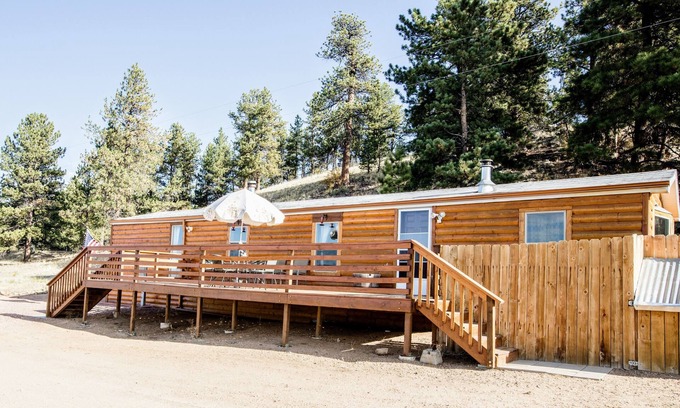 Florissant Cabin | The Original Lake George Lodge- Home with Front Deck!