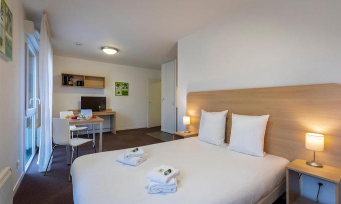 Troyes Apartment | The Originals Residence, Kosy Appart'hotels Troyes City & Park