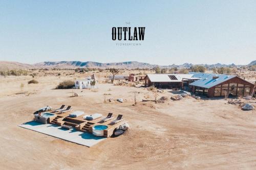 Pioneertown House | The Outlaw By The Cohost Company