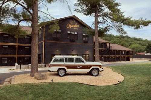 Branson Hotel | The Ozarker Lodge