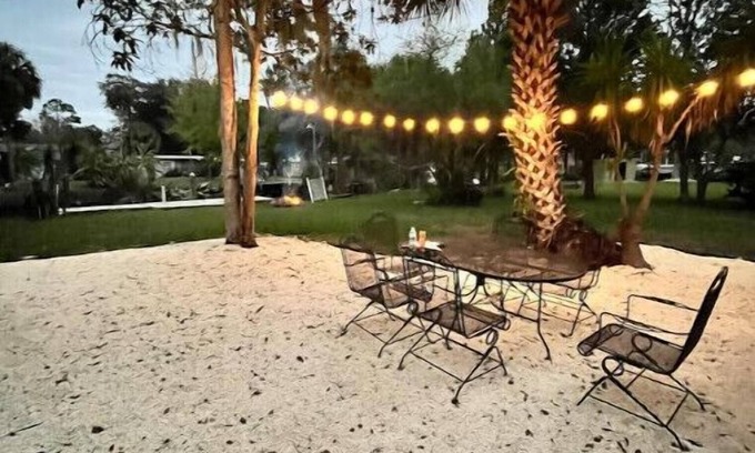 Yankeetown Cottage | The Palm Cottagenn