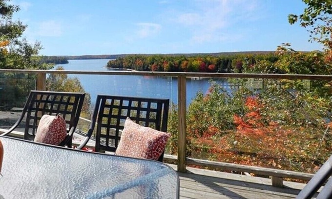 Algonquin Highlands Cottage | The Panorama: Peaceful 4 Bedroom, 2 Bath Cottage