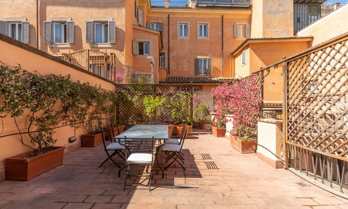 Rione VIII Sant'Eustachio Apartment | The Pantheon Terrace Experience