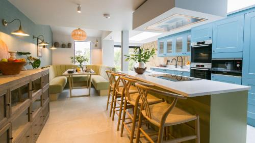 Beaumaris House | The Papered House