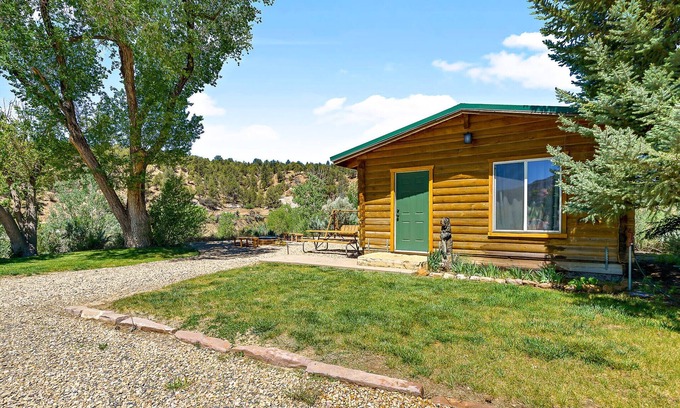 Zion National Park East Entrance Cabin | The Park Cabin at Mount Carmel Motel and RV Park
