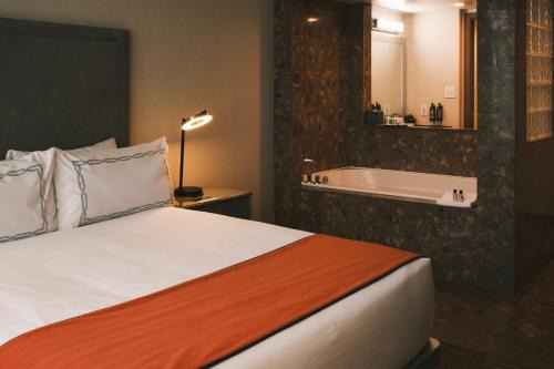 Downtown Vancouver Hotel | The Parker Hotel and Rooftop