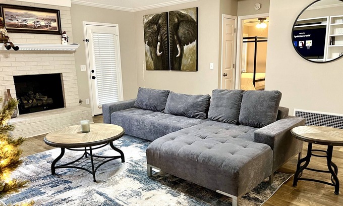 Olive Branch House | The Pavilion - Cozy 3BR w/ Two Car Garage In Great Neighborhood