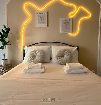 Komotini Apartment | The Peachy Place