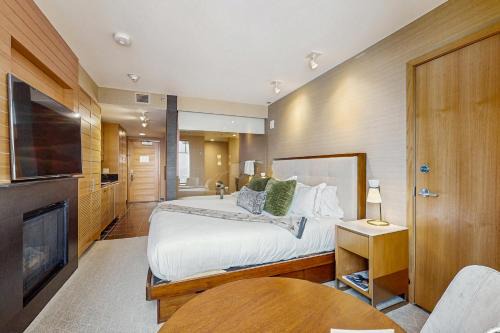 Snowmass Village Hotel | The Peakstone