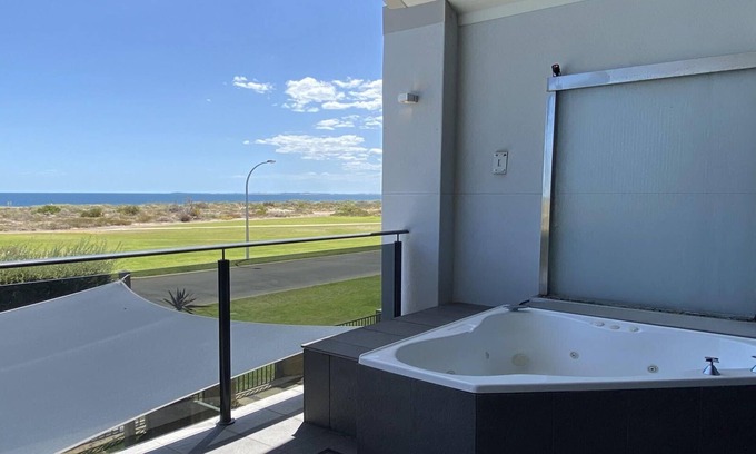 Jurien Bay Apartment | The Pearl: 3 BR, 2 BA Apartment in Jurien Bay, Sleeps 6