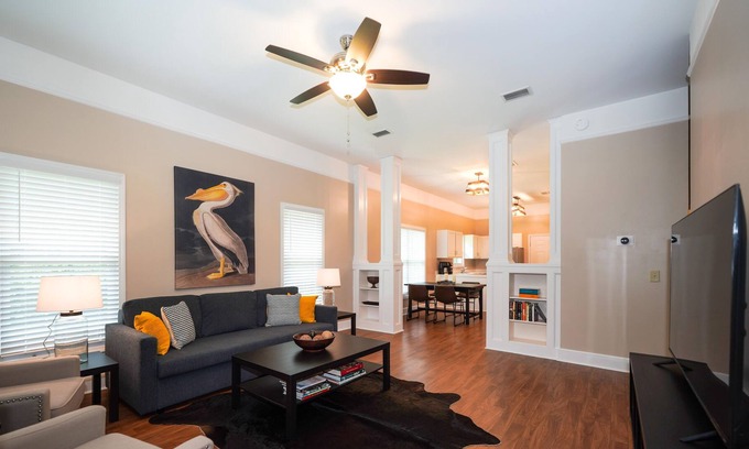 Hartsville House | The Pelican House | 2-bedroom in Hartsville w/King Bed!