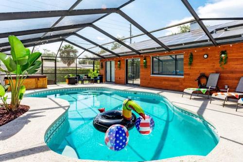 Brandon House | The Pelican/Pool/HotTub/GameRoom