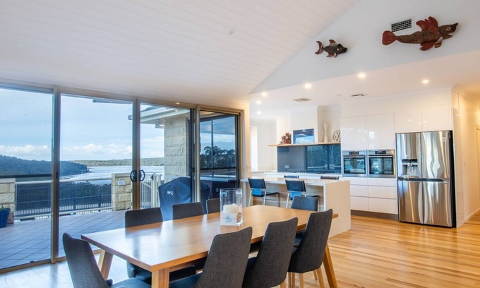 Broadwater House | The Peninsula - Luxury home surrounded by the Pambula River Mouth