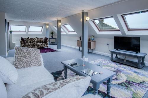 Milford Haven Apartment | The Penthouse - 1 Bedroom Penthouse - Milford Haven