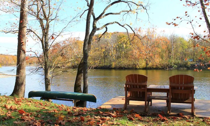 Luray Cabin | The Perch Riverfront Cabin - Starlink Wi-Fi