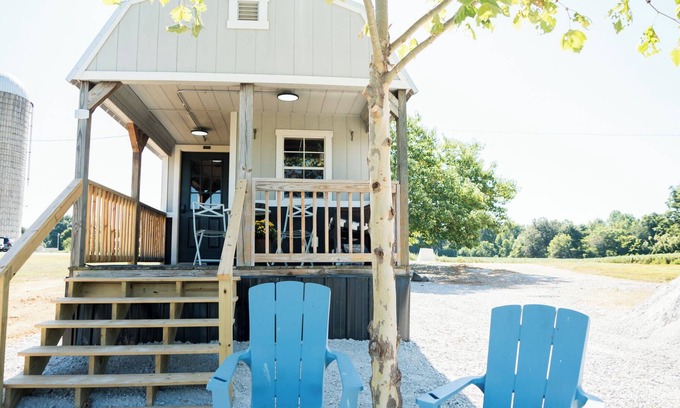 Bardwell Cabin | The Perch - Tiny home perfect for a couples retreat or solo travelers