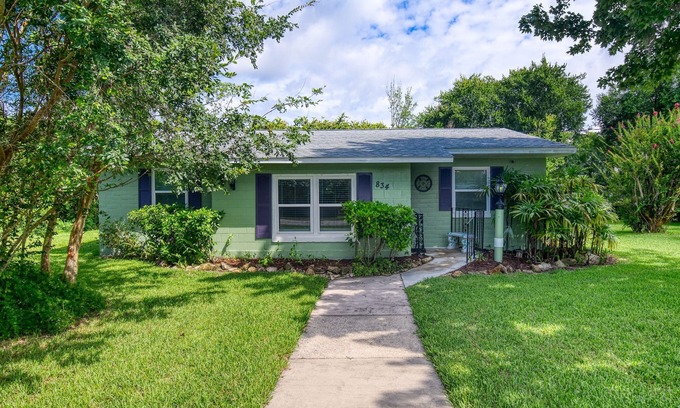 Holly Hill House | The Perfect Blend of Festivity and Serenity