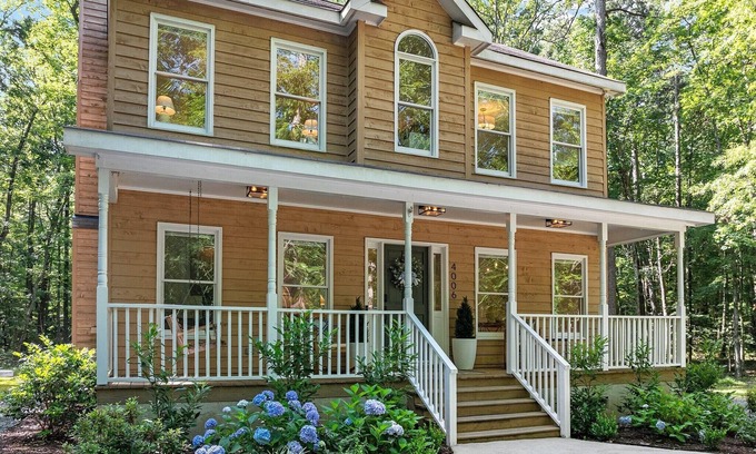 Hillsborough House | The Perfect Getaway on 2.5 Acres in Hillsborough
