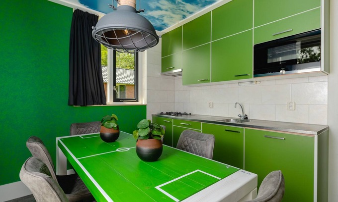 Rijssen Cabin | The perfect house for real football fans! ⚽