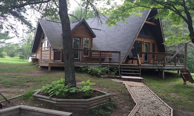 Fairview Cabin | THE PERFECT SPOT TO UNWIND, RELAX AND ENJOY NATURE!