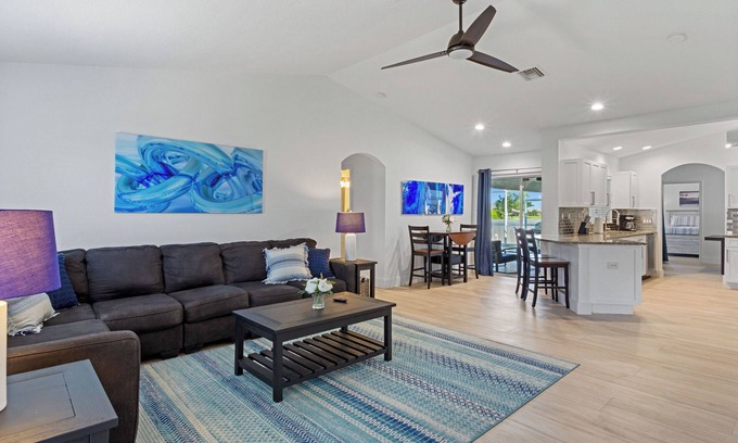 Mariner House | The Perfect Waterfront Vacation House - Relax or Play