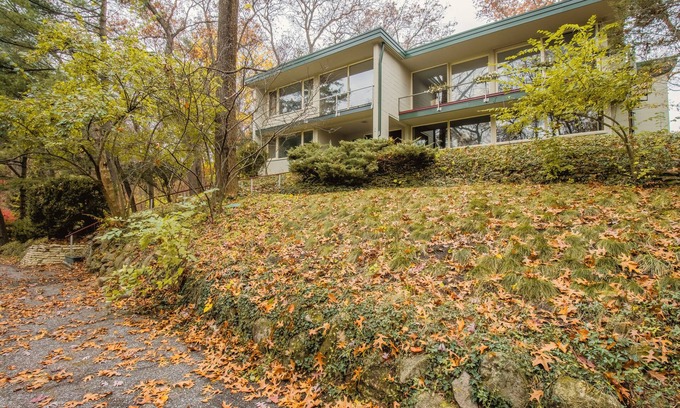 Dune Acres House | The perfect wooded retreat for artists, writers, readers, and beach lovers.