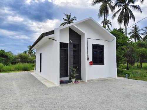 Kota Bharu House | The Pesona Beach House