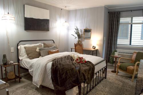 Englewood House | The Petite Stay Studio Retreat Near Dtc Pool