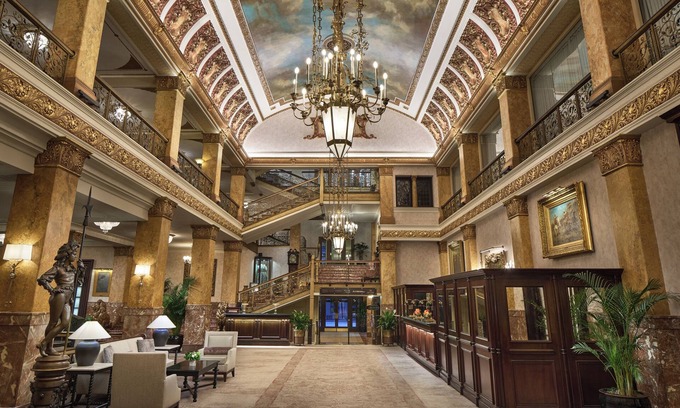 East Town Hotel | The Pfister Hotel