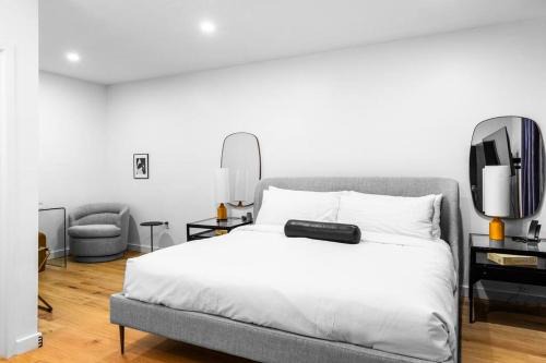 Bangor Apartment | The Phenix Historic DWTN Hotel, King Bed, Room # 306