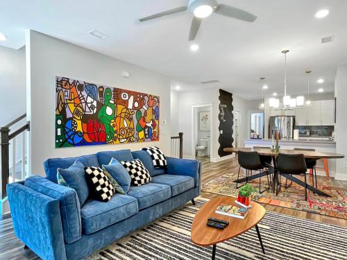 North Charleston House | The Picasso colorful HUGE home